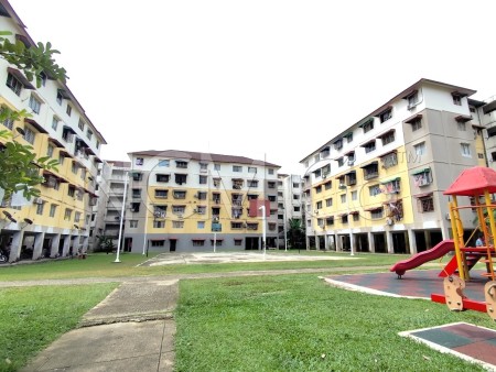Apartment For Auction at Kemuning Apartment
