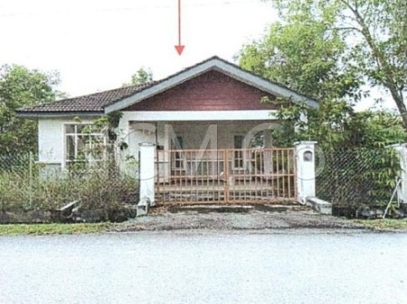 Bungalow House For Auction at Taman Tasik Senangin