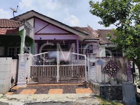 Terrace House For Auction at Taman Angsamas