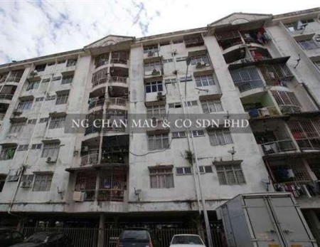 Apartment For Auction at Greenview Apartments