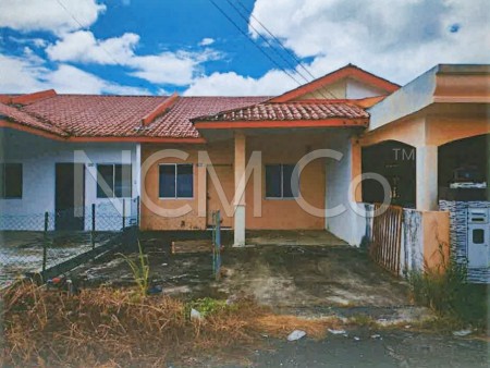 Terrace House For Auction at Taman Khazanah Indah