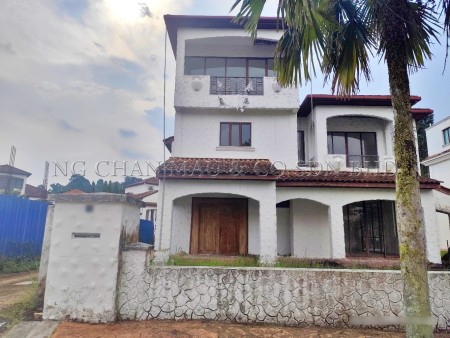 Bungalow House For Auction at Section 11