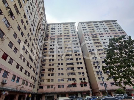 Flat For Auction at Apartment Kayu Ara