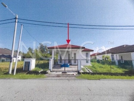 Bungalow House For Auction at Taman Tasik Senangin