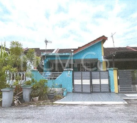 Terrace House For Auction at Taman Scientex