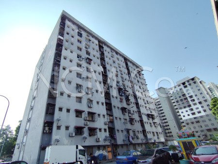 Apartment For Auction at Petaling Utama Flat