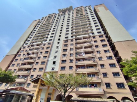 Apartment For Auction at Prai Inai
