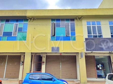 Shop For Auction at Cinta Sayang Resort Home