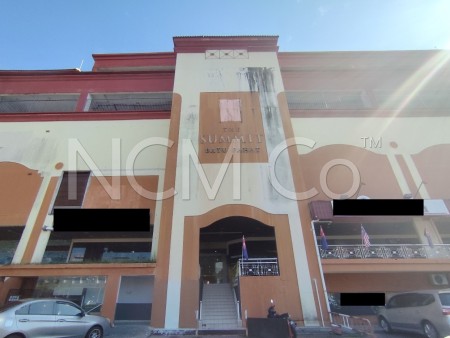 Shop For Auction at The Summit Batu Pahat