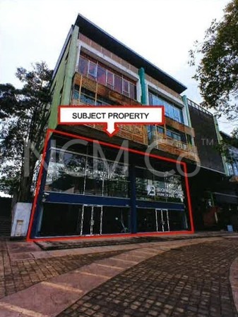 Shop Office For Auction at D'Vida