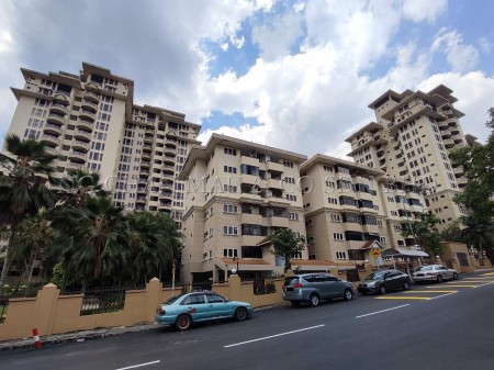 Condo For Auction at Desa Villa