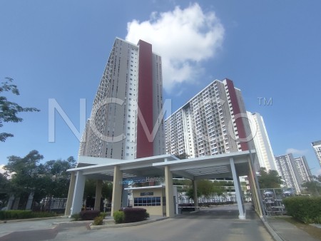 Apartment For Auction at Lakefront Residence