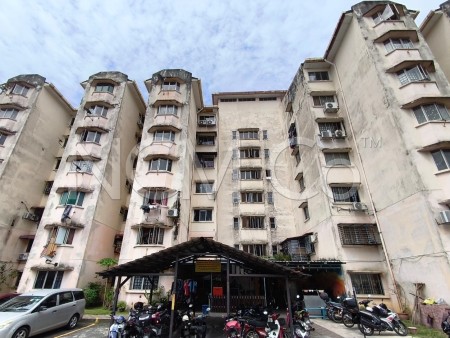 Apartment For Auction at Subang Suria Apartment