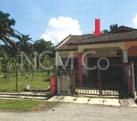 Terrace House For Auction at Taman Seri Cahaya