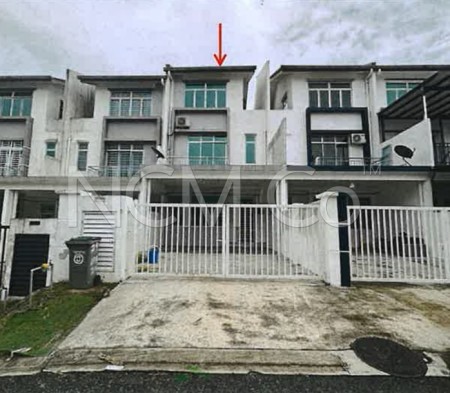 Terrace House For Auction at Taman Pulai Mutiara