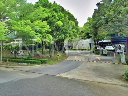Terrace House For Auction at Mirage By The Lake
