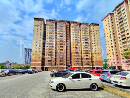 Apartment For Auction at Laguna Biru