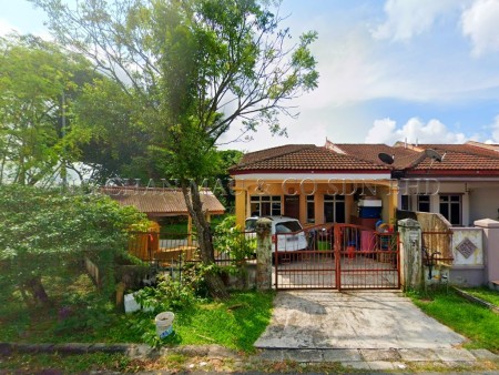 Terrace House For Auction at Taman Pulai Indah