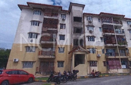 Apartment For Auction at Seraya Apartment