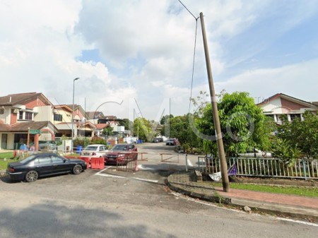 Terrace House For Auction at Section 7