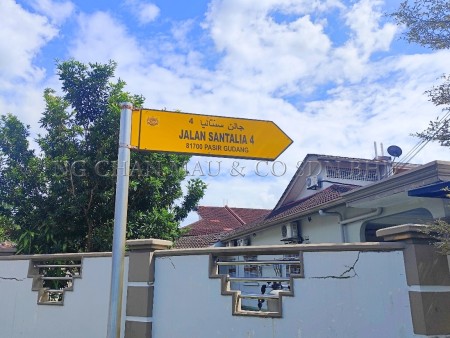 Terrace House for Auction