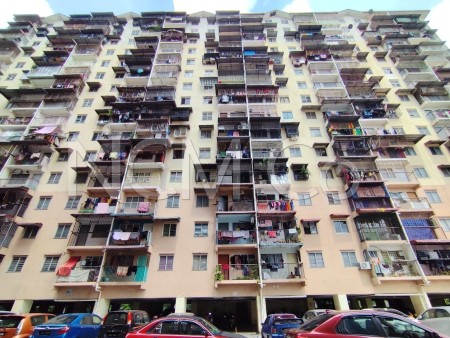 Apartment For Auction at Pangsapuri Seri Nilam