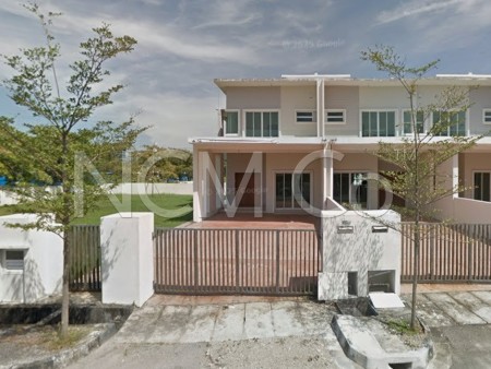 Terrace House For Auction at The Terrace