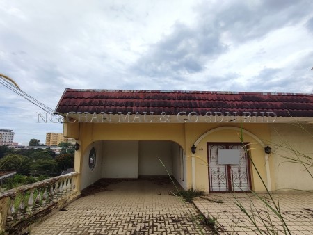 Bungalow House For Auction at Taman Bukit Rasah