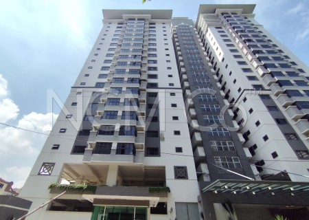 Condo For Auction at Royalle Condominium