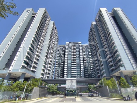 Apartment For Auction at Alstonia Residence