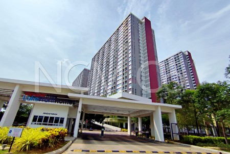 Apartment For Auction at Lakefront Homes