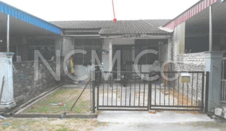 Terrace House For Auction at Taman Merak