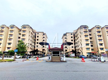 Apartment For Auction at Subang Suria Apartment