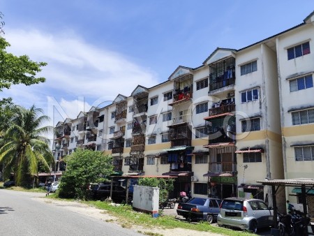 Apartment For Auction at Taman Sri Tanjung