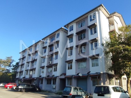 Apartment For Auction at D'Camelia Court