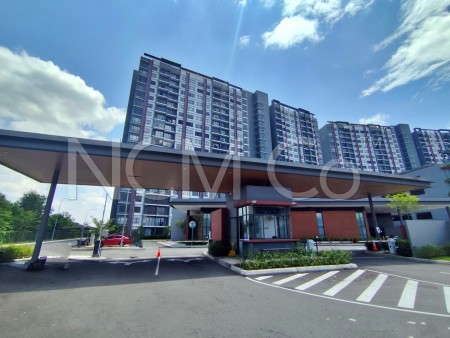Condo For Auction at E'island Lake Haven Residence