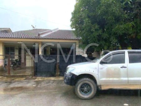 Terrace House For Auction at Perumahan Balok Baru