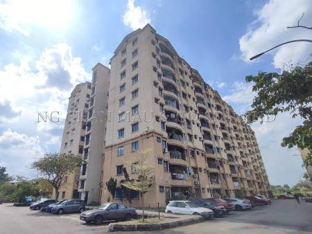 Apartment For Auction at Perdana Apartment