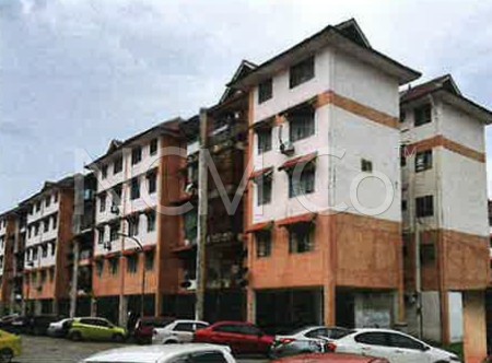 Apartment For Auction at Taman Daya