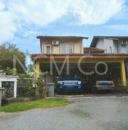 Terrace House For Auction at Persada Kasih