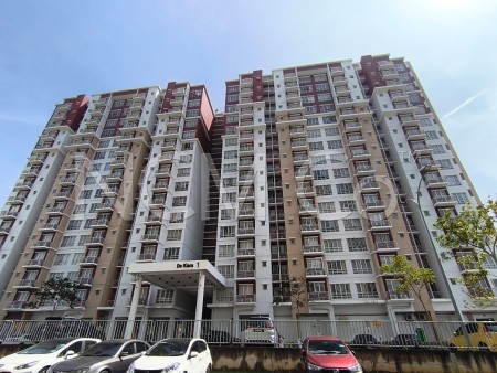 Apartment For Auction at De Kiara Apartment