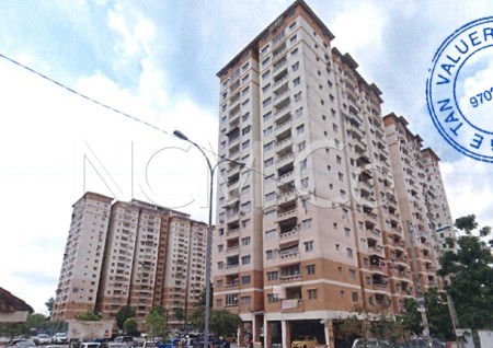 Apartment For Auction at Laguna Biru