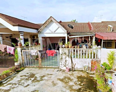 Terrace House For Auction at Taman Pendamar Indah