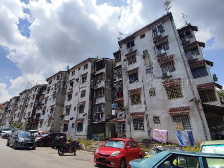 Flat For Auction at Desa Petaling Flat