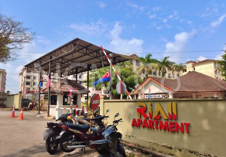 Apartment For Auction at Ria Apartment 2