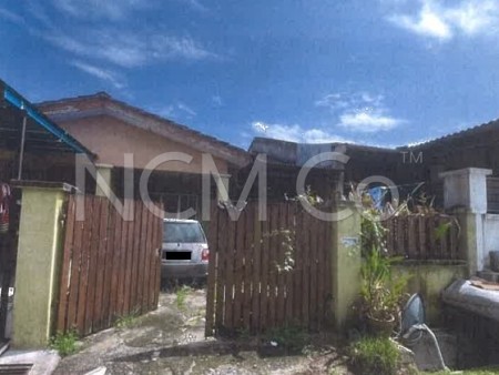 Terrace House For Auction at Desa Kundang