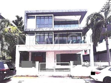 Bungalow House For Auction at Bandar Baru Klang