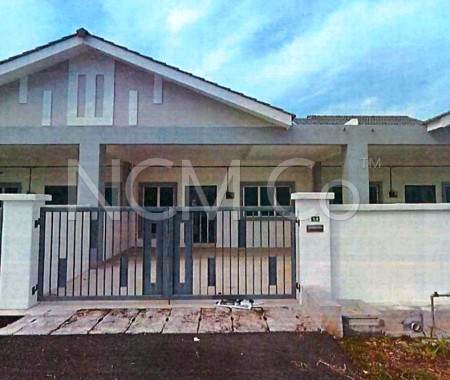 Terrace House For Auction at Bandar Universiti