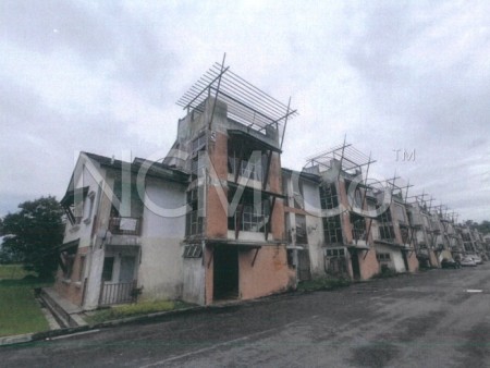 Apartment For Auction at Lakefront Villa Bukit Merah