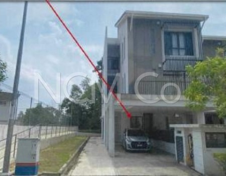Terrace House For Auction at Crescent Park